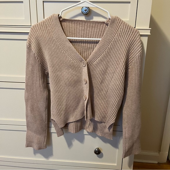 SOLD Ribbed cardigan - Picture 4 of 5